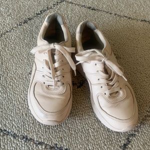 Everlane TREAD blush size 6